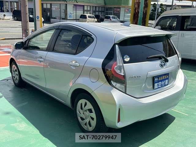 Toyota AQUA 2021-07 8657973-3