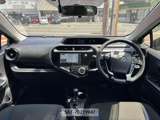 Toyota AQUA 2021-07 8657973-6