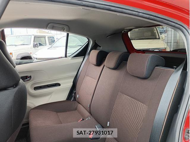 Toyota AQUA 2012-04 8658004-17