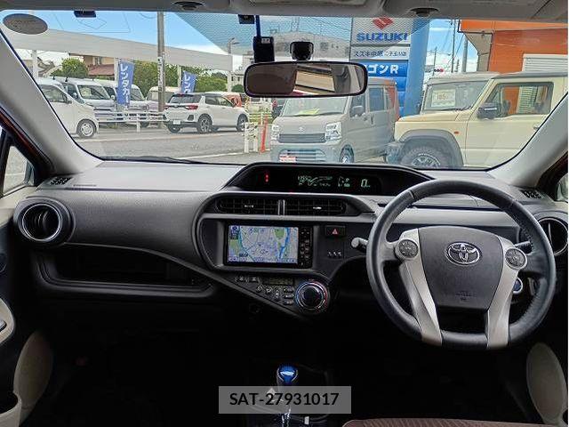 Toyota AQUA 2012-04 8658004-2