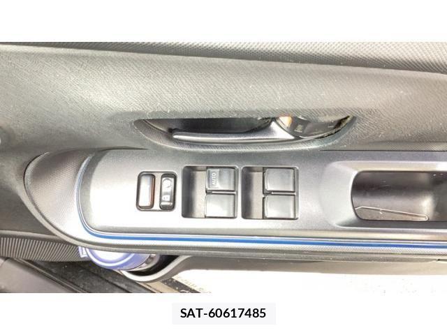 Toyota AQUA 2016-09 8658012-13