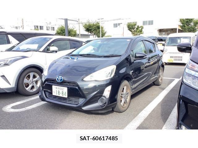 Toyota AQUA 2016-09 8658012-2