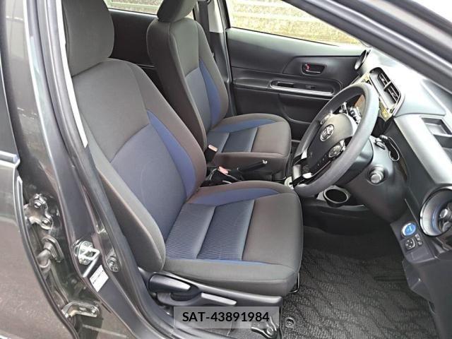 Toyota AQUA 2018-02 8657974-12