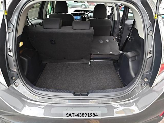 Toyota AQUA 2018-02 8657974-25