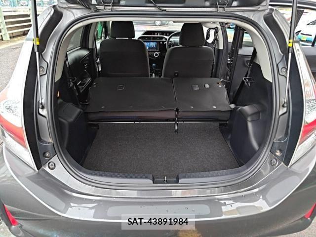 Toyota AQUA 2018-02 8657974-26