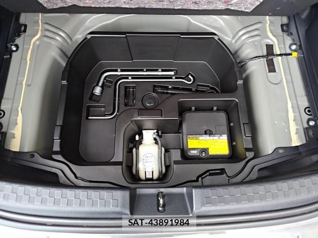 Toyota AQUA 2018-02 8657974-27