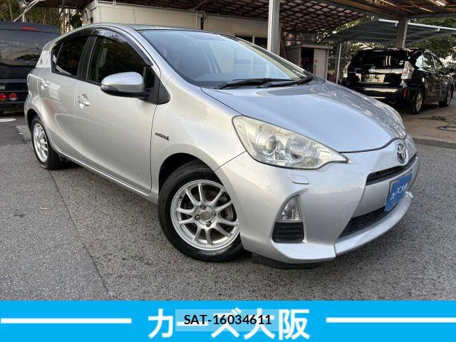 Toyota AQUA 2012-11 8658010-1