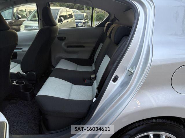 Toyota AQUA 2012-11 8658010-4