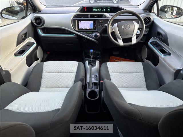 Toyota AQUA 2012-11 8658010-5