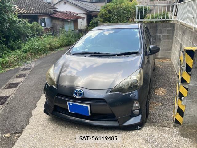 Toyota AQUA 2013-10 8665808-0