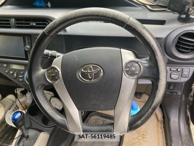 Toyota AQUA 2013-10 8665808-15
