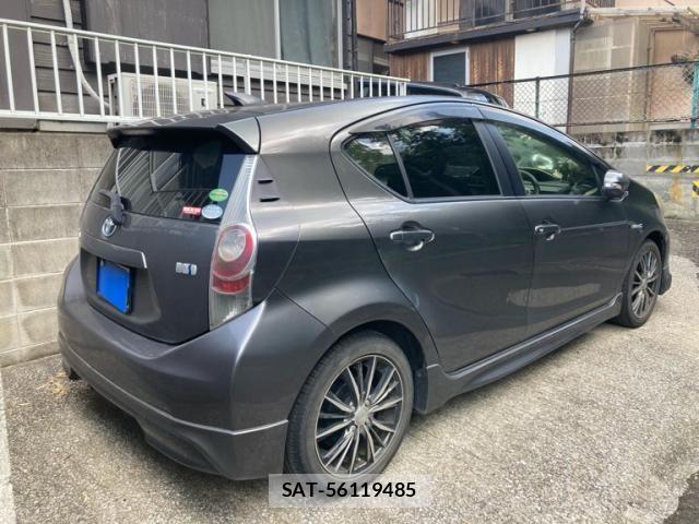 Toyota AQUA 2013-10 8665808-3