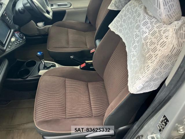 Toyota AQUA 2012-11 8657994-11
