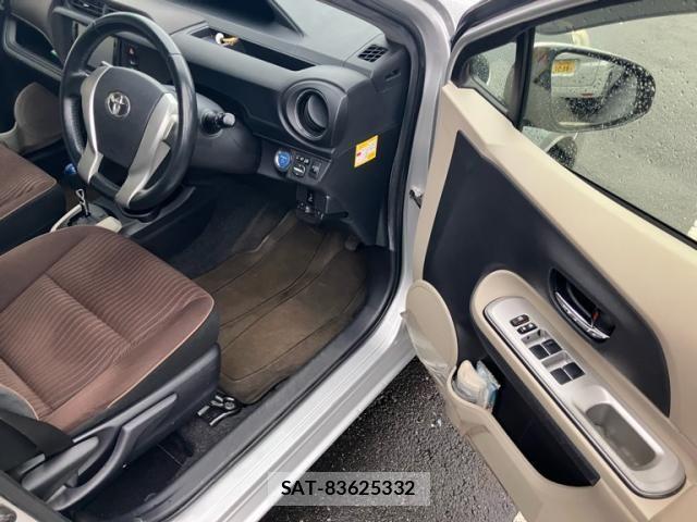 Toyota AQUA 2012-11 8657994-12