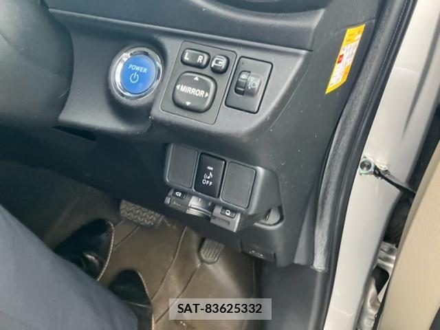 Toyota AQUA 2012-11 8657994-14