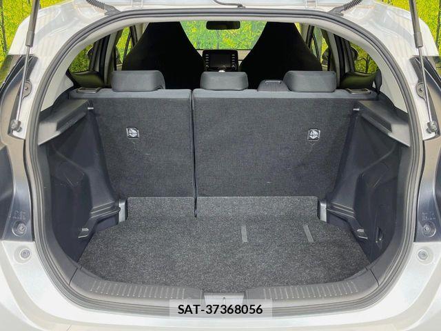 Toyota AQUA 2022-09 8657968-9
