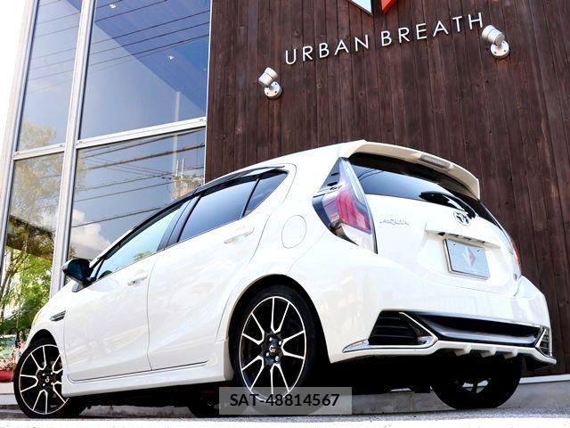 Toyota AQUA 2017-01 8657972-11