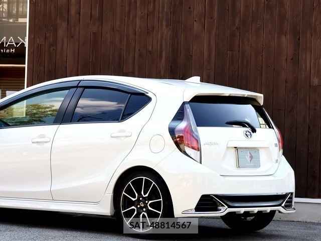 Toyota AQUA 2017-01 8657972-13
