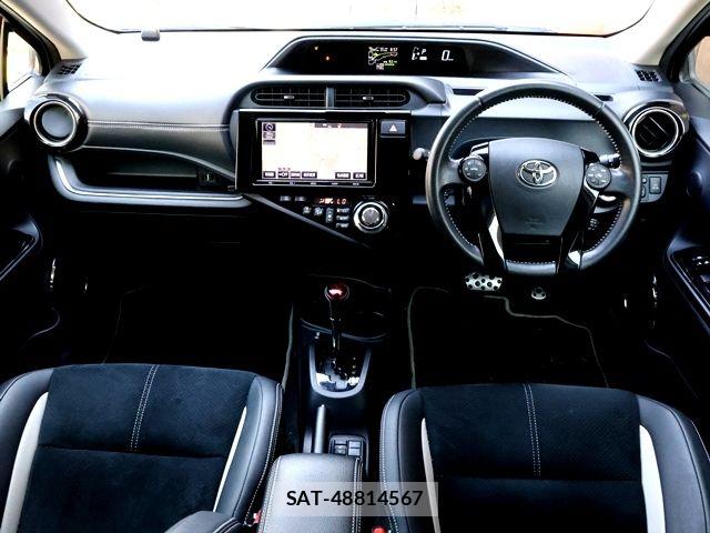 Toyota AQUA 2017-01 8657972-1