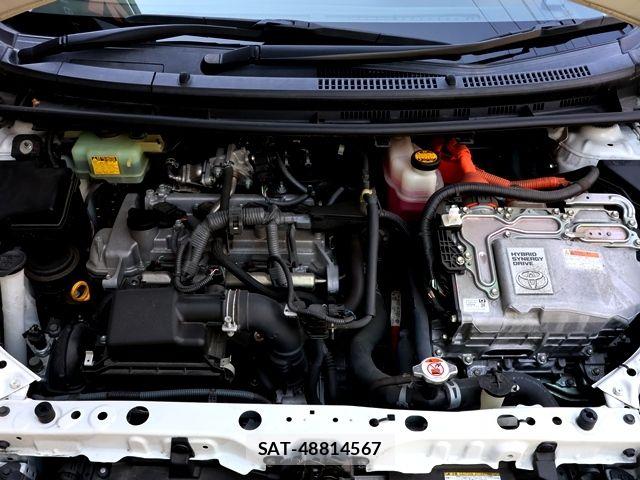 Toyota AQUA 2017-01 8657972-29