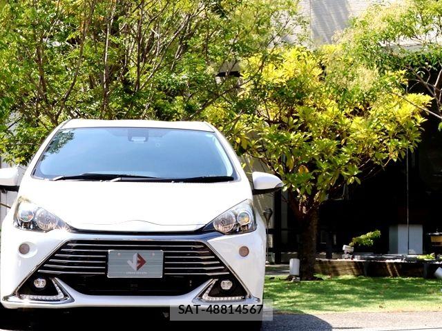 Toyota AQUA 2017-01 8657972-4