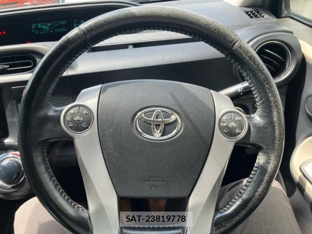 Toyota AQUA 2013-04 8658015-11