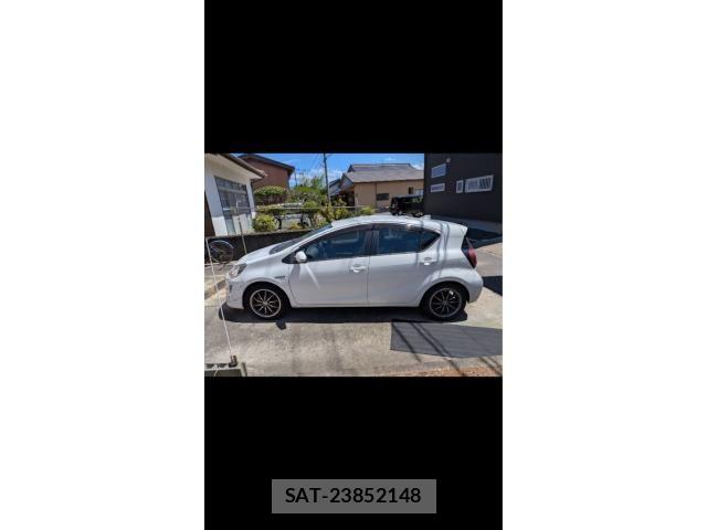 Toyota AQUA 2015-11 8658016-2
