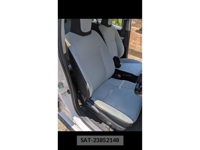 Toyota AQUA 2015-11 8658016-7