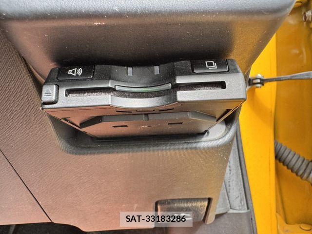 Toyota AQUA 2013-11 8658008-6