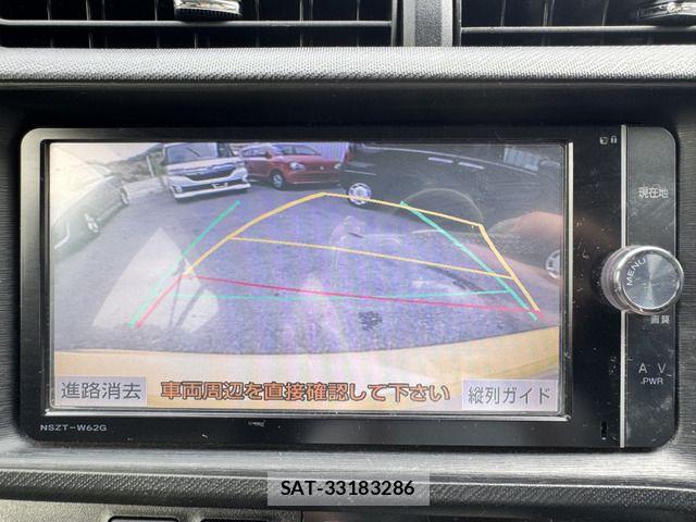 Toyota AQUA 2013-11 8658008-8