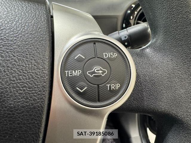 Toyota AQUA 2016-06 8665794-13