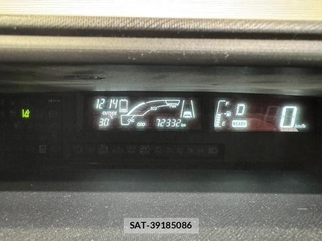 Toyota AQUA 2016-06 8665794-14