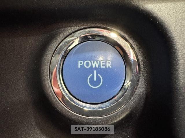 Toyota AQUA 2016-06 8665794-15