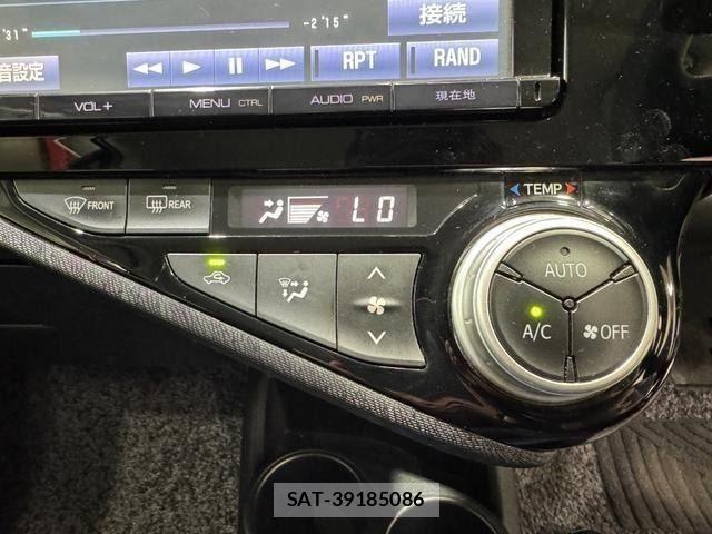 Toyota AQUA 2016-06 8665794-17