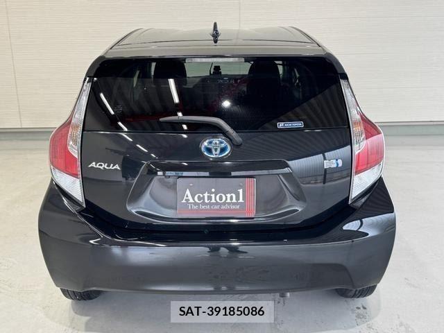 Toyota AQUA 2016-06 8665794-4