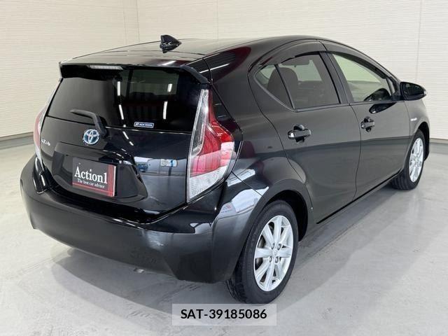 Toyota AQUA 2016-06 8665794-5