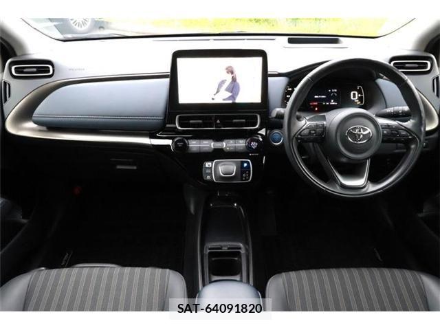 Toyota AQUA 2023-06 8657965-1
