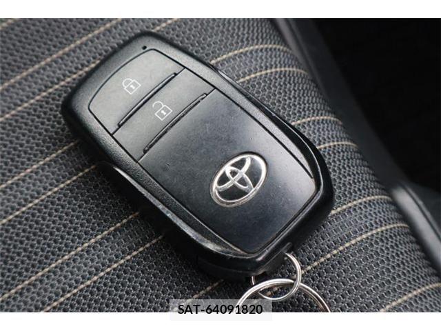 Toyota AQUA 2023-06 8657965-22
