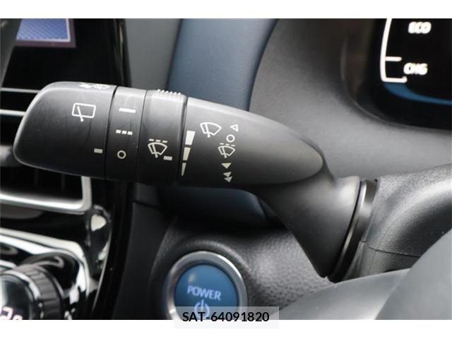 Toyota AQUA 2023-06 8657965-24