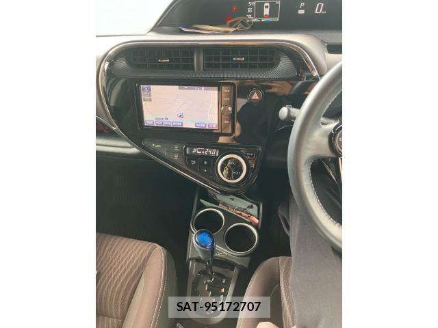 Toyota AQUA 2017-10 8658001-15