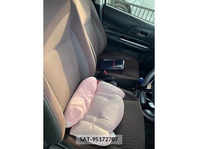 Toyota AQUA 2017-10 8658001-16