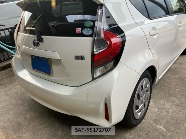 Toyota AQUA 2017-10 8658001-4