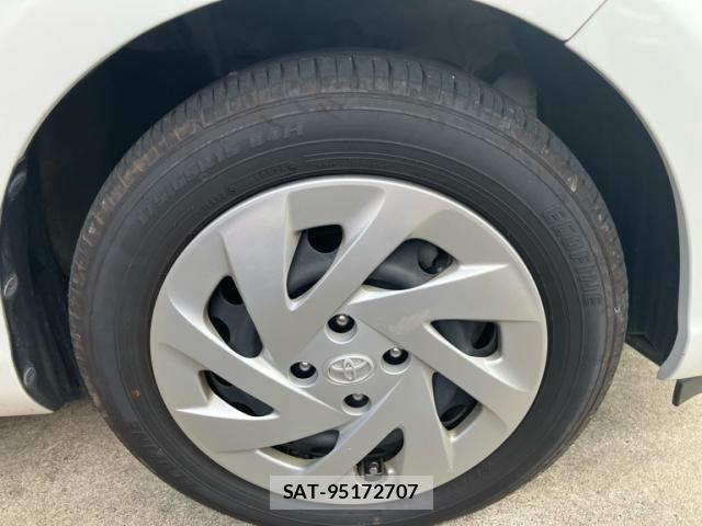 Toyota AQUA 2017-10 8658001-5