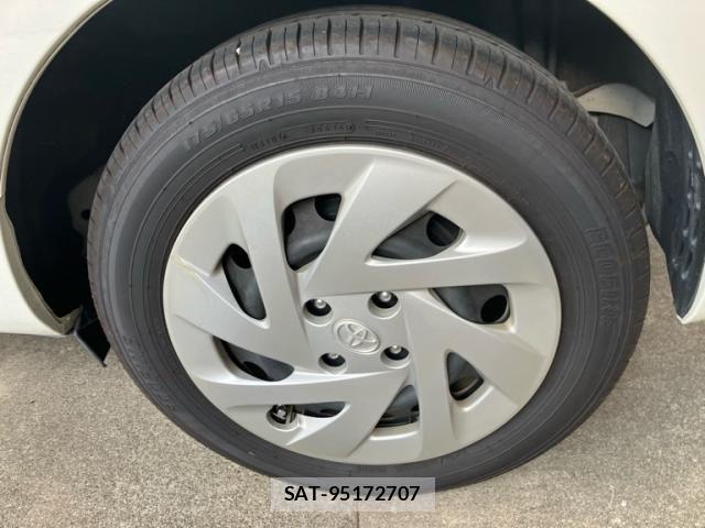 Toyota AQUA 2017-10 8658001-8
