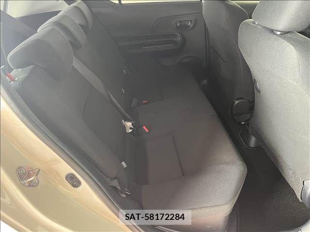 Toyota AQUA 2016-05 8657980-12