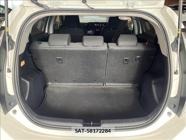Toyota AQUA 2016-05 8657980-14