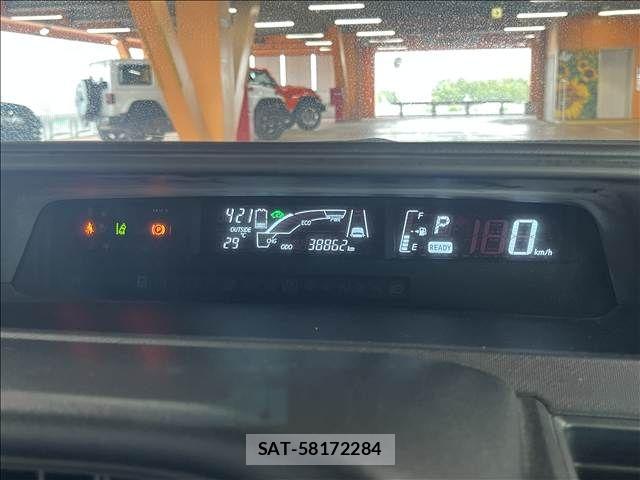 Toyota AQUA 2016-05 8657980-16