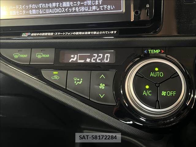 Toyota AQUA 2016-05 8657980-19