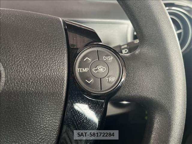 Toyota AQUA 2016-05 8657980-21
