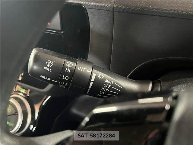 Toyota AQUA 2016-05 8657980-22